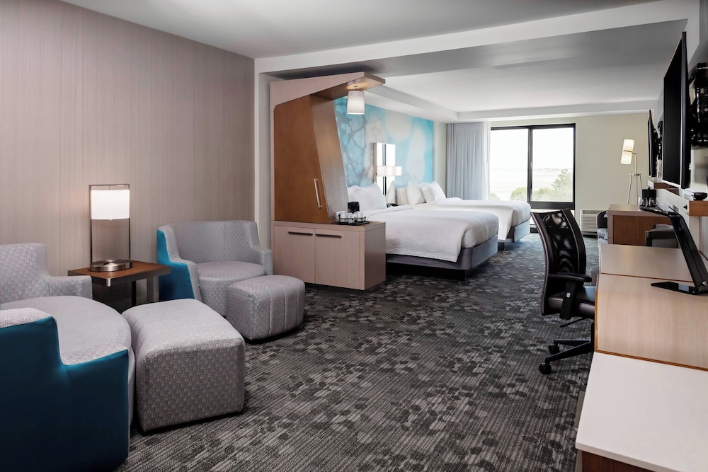 Room, 2 Queen Beds, City View, Sofa