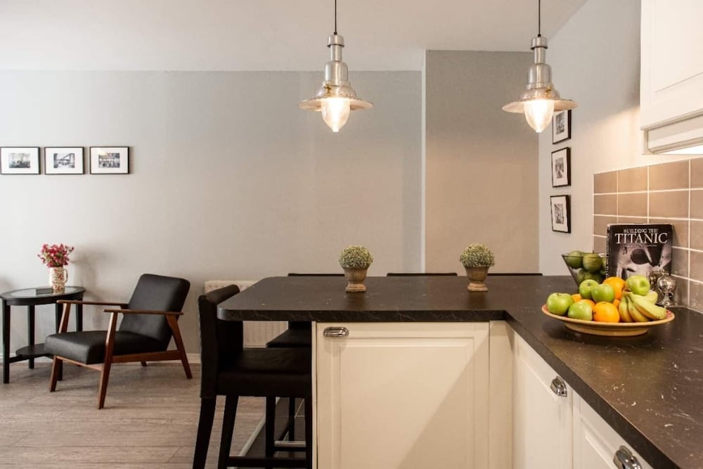 Alfred St Apartment 7/50