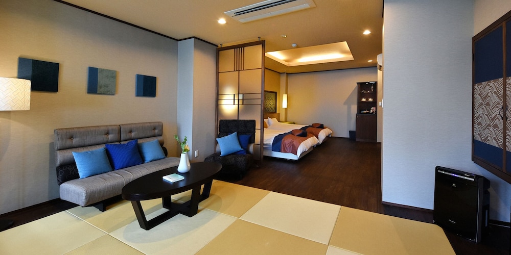 Hamachiyokan 31/50