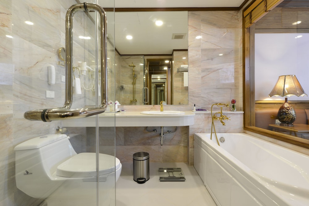 Peak Nimman Prestige Hotel 58/68