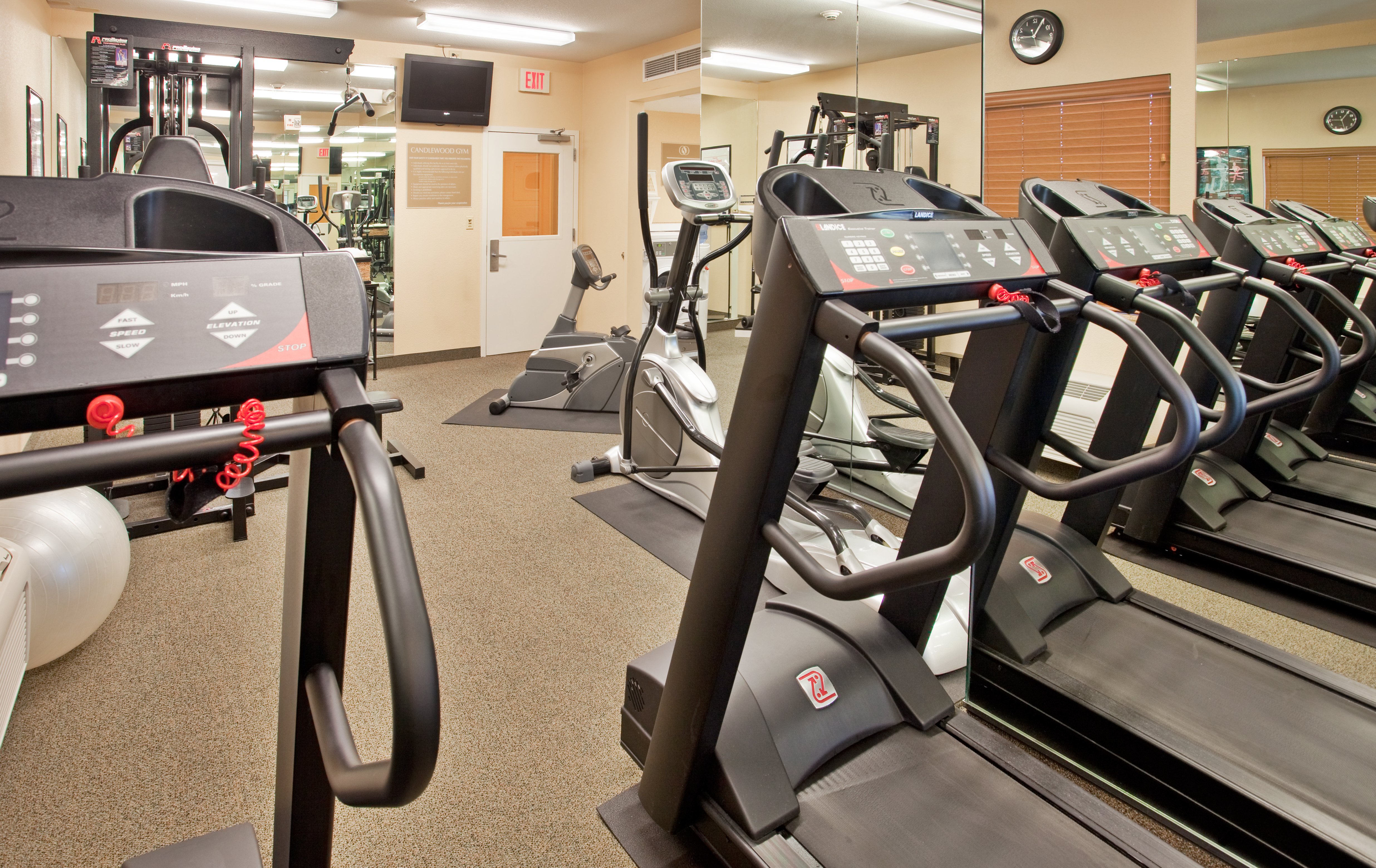 Candlewood Suites Junction City Fort Riley 20/37