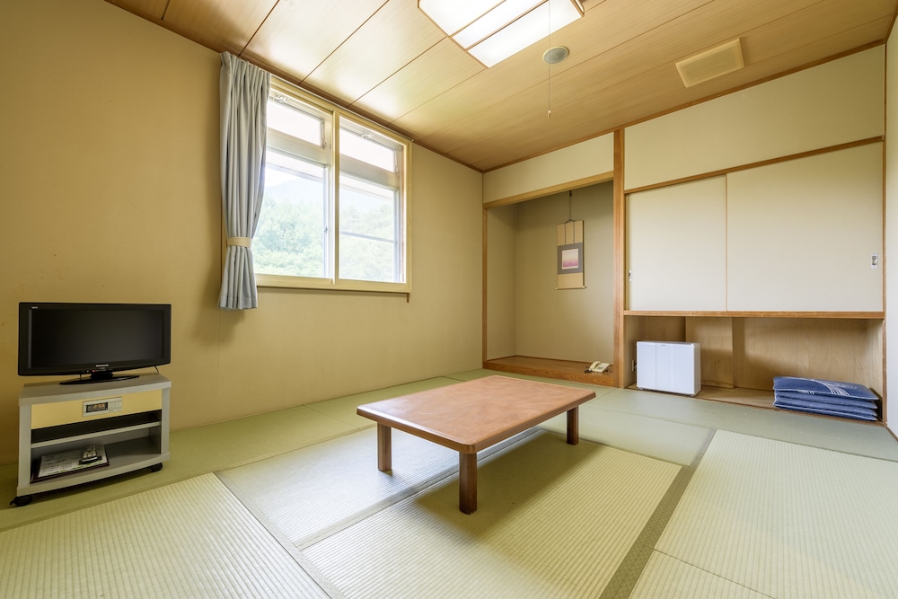 Hotel Tagawa 48/65