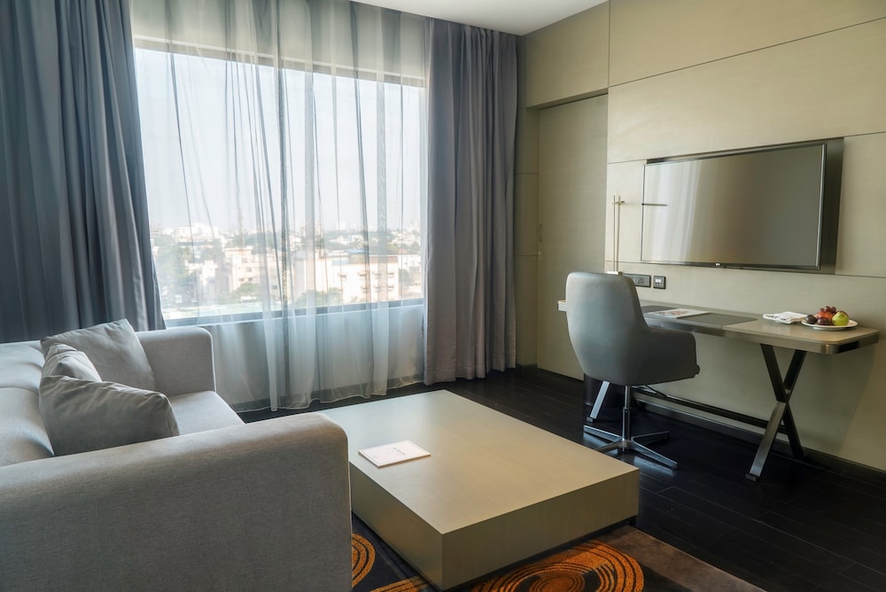 Novotel Chennai Chamiers Road 50/73