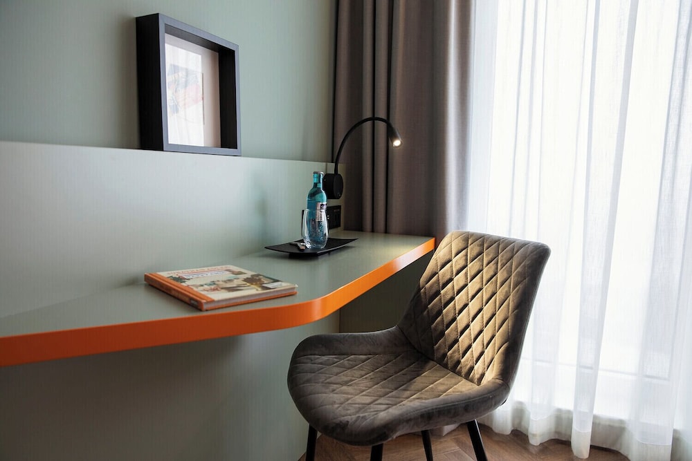 LOGINN Hotel Berlin Airport 53/59