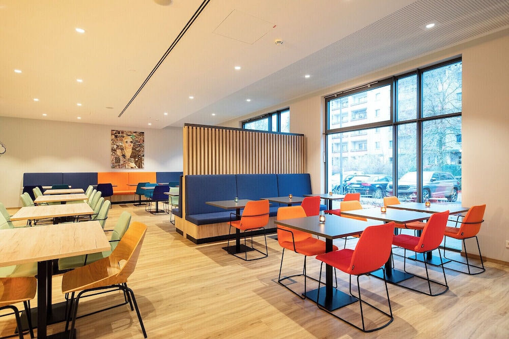 LOGINN Hotel Berlin Airport 47/59