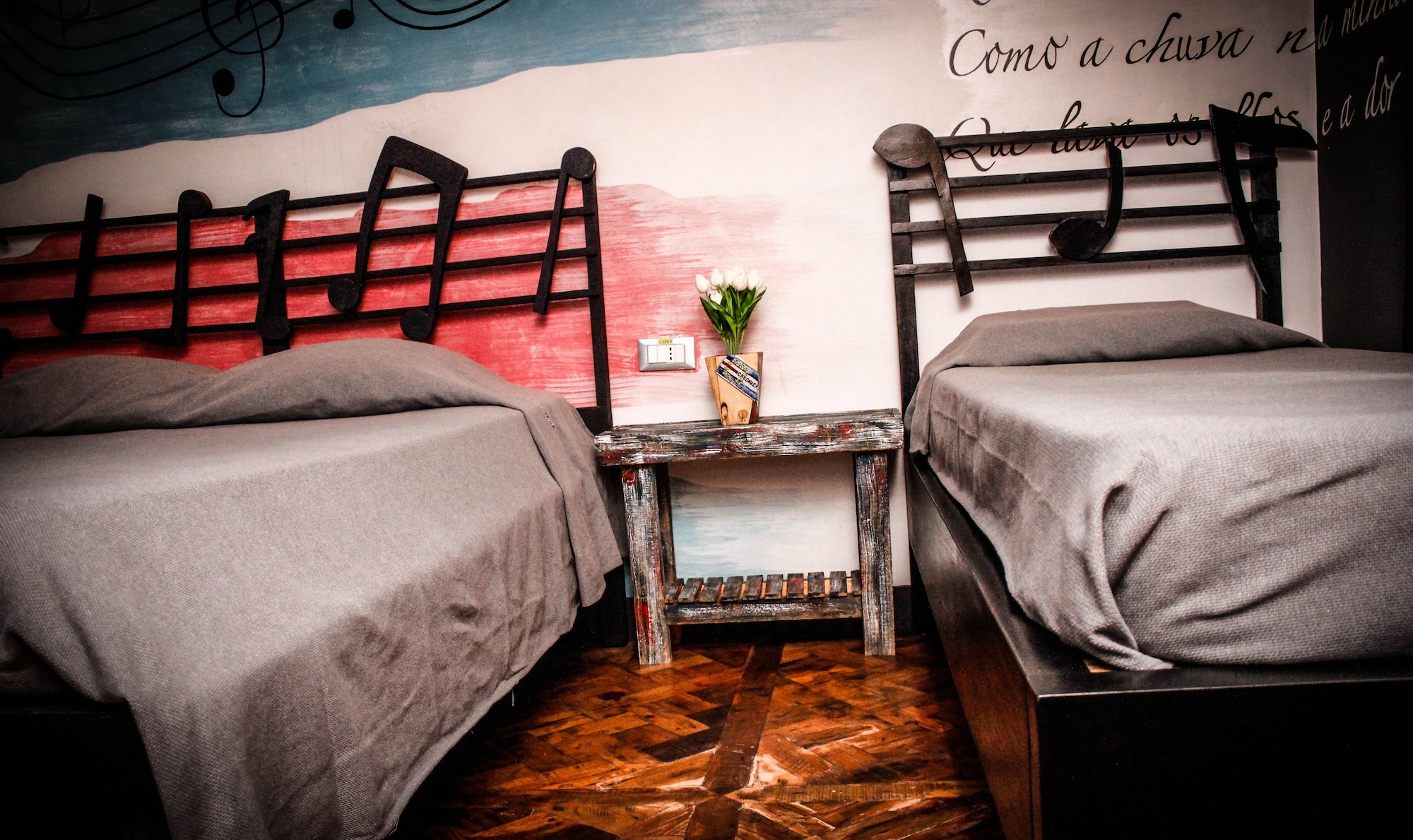 Design, Suite, 1 Queen and 1 Single Bed