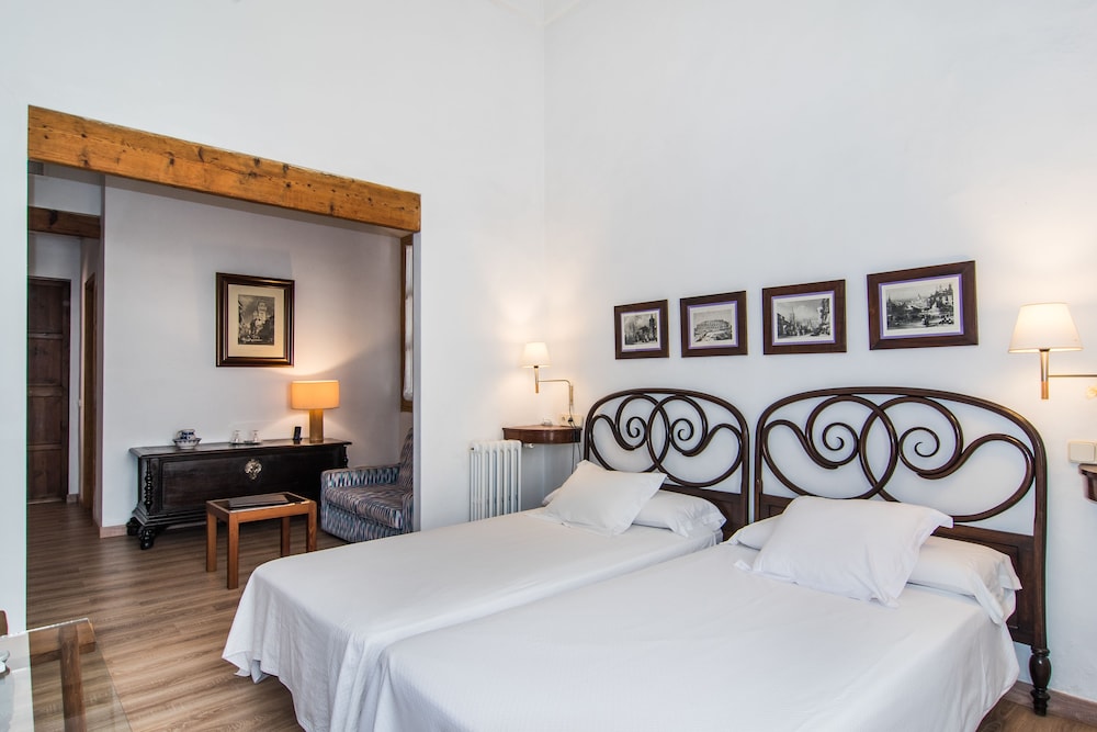 Hotel Can Moragues 8/50