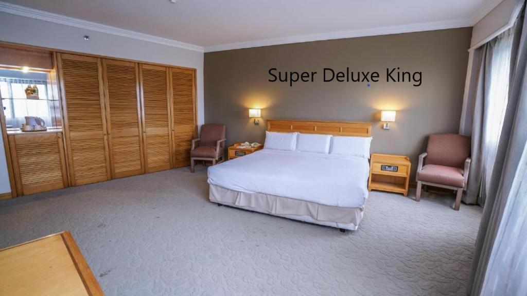 Super, Deluxe, Double Bed
