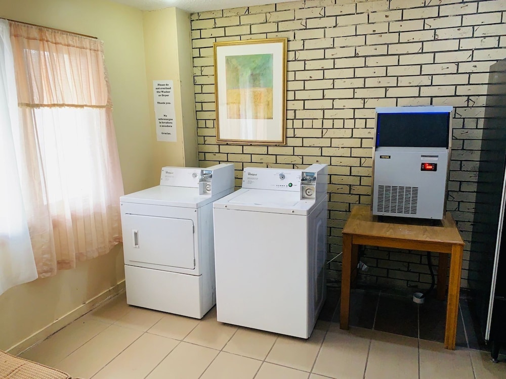 Americas Best Value Inn Webster City 34/53