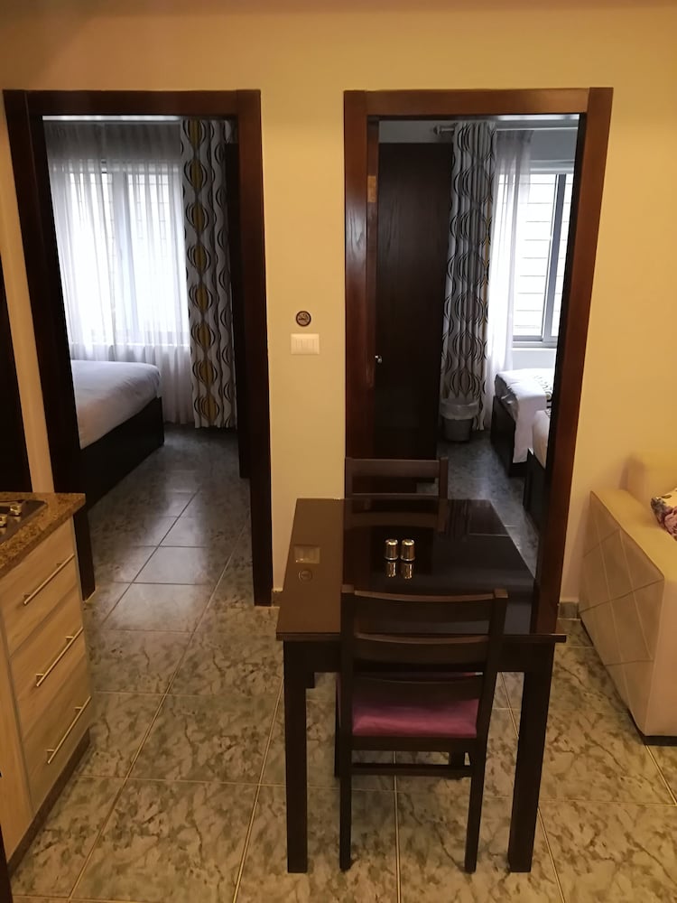 Shams al weibdeh hotel apartment 22/46