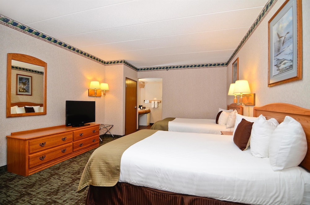 Best Western Northwoods Lodge 18/39