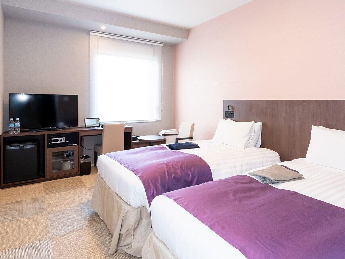 Standard, Triple, Twin Beds, Unit Bath