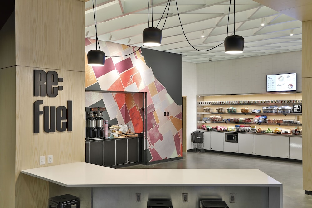 Aloft Chicago Mag Mile 35/47