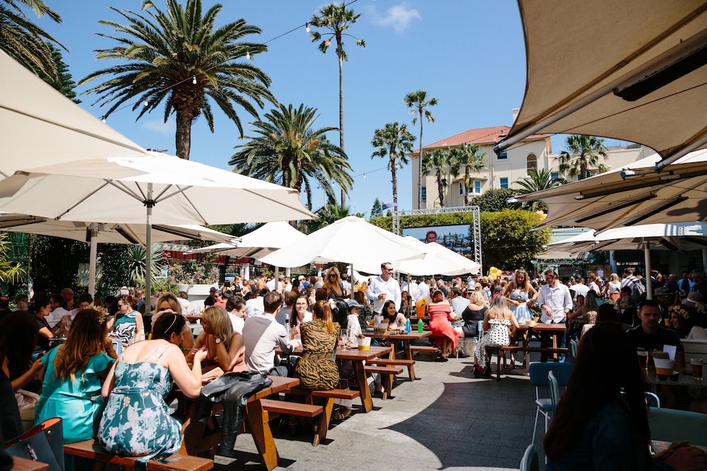 Coogee Bay Hotel Pub Style 39/50