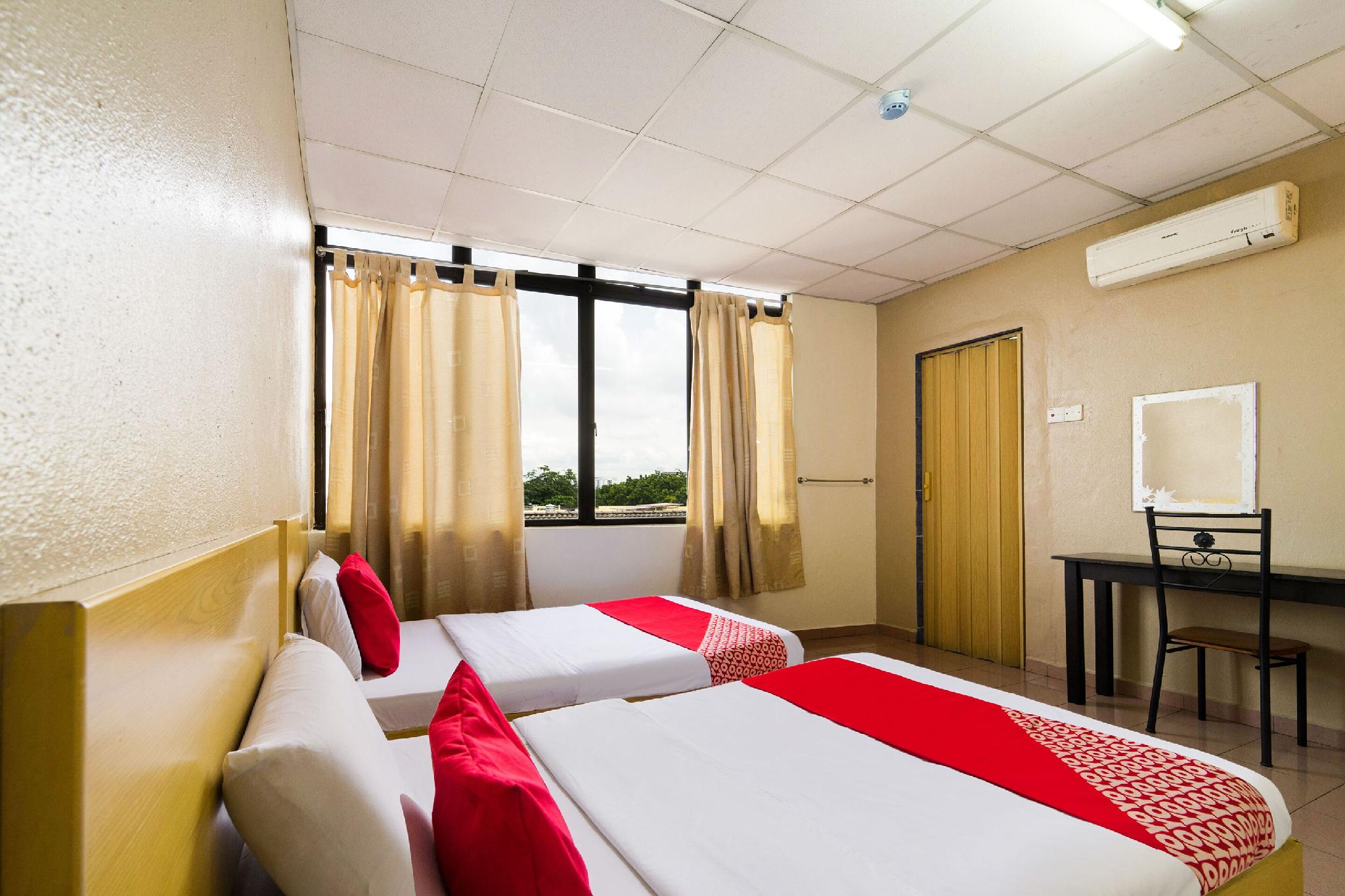 OYO 89461 Cp Hotel 22/32
