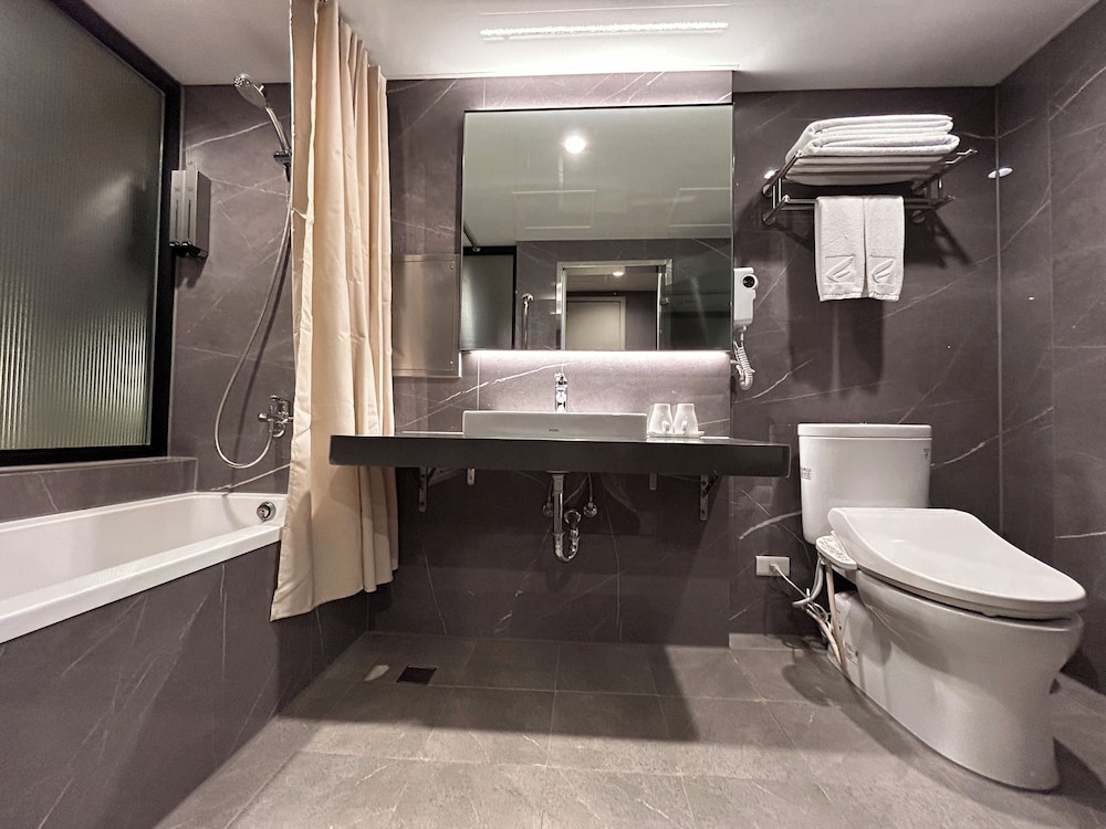 Forward Suites I 65/65