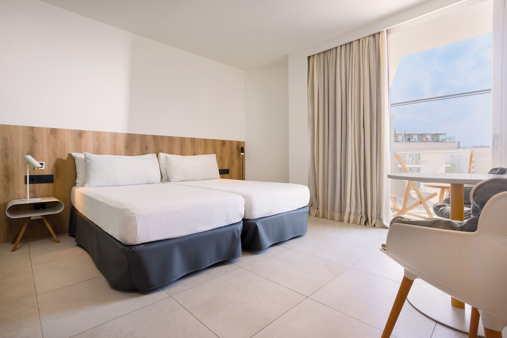 Innside by Melia Calvia Beach 17/50