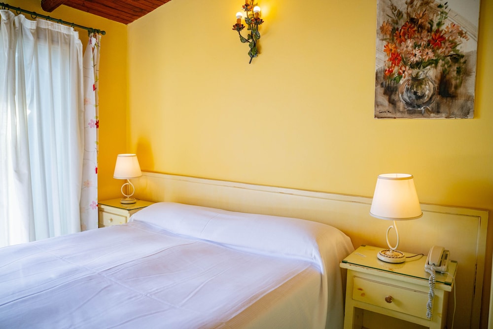 Mendolia Beach Hotel 20/47