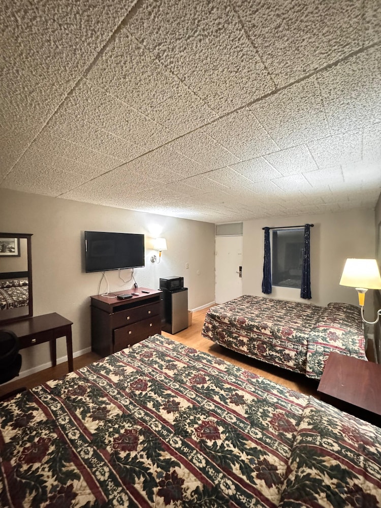 Executive Inn Coopersburg 22/33