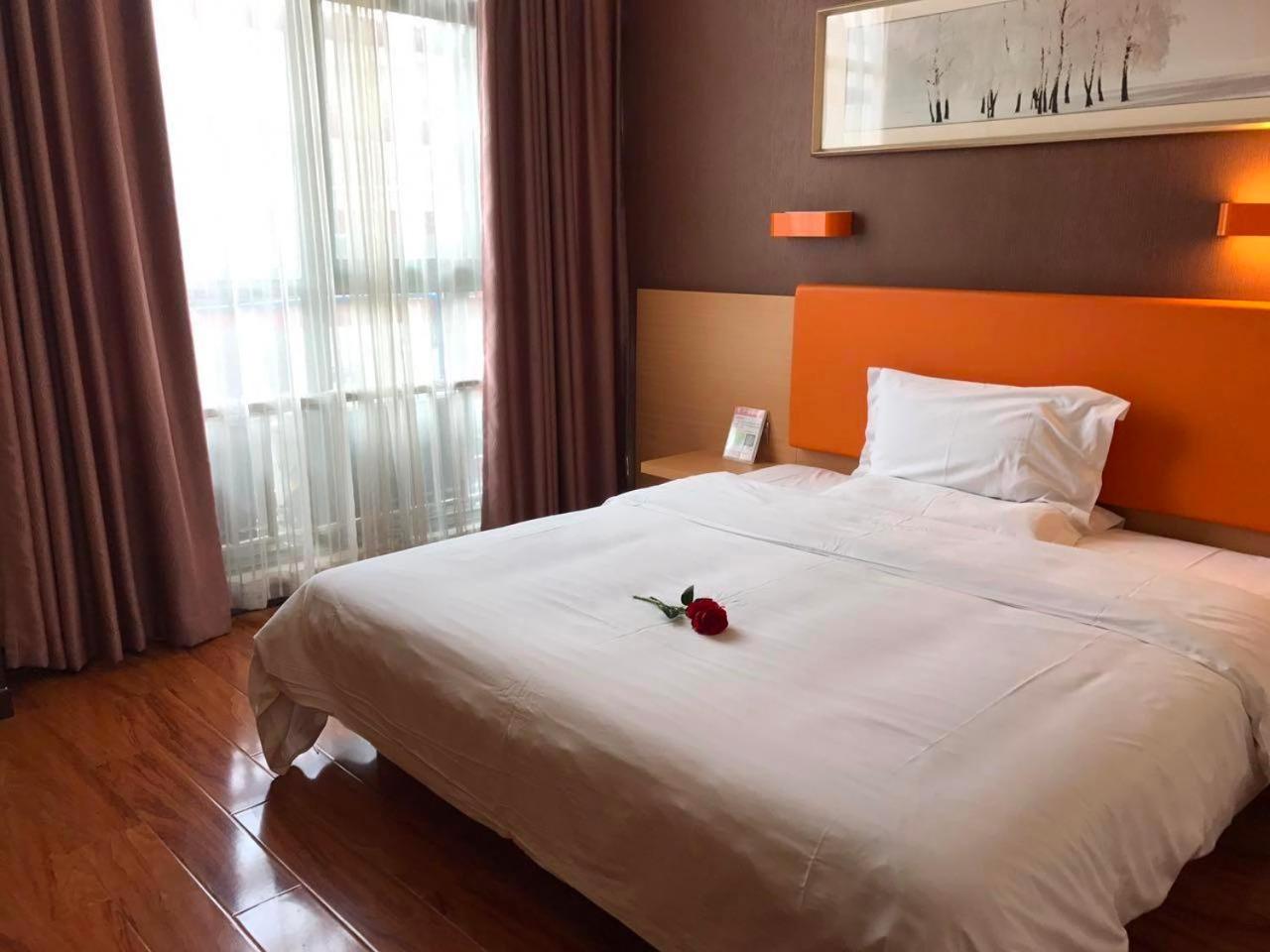 7 Days Youpin Hotel (Chengdu Dufu's Thatched Cottage Branch) 18/42