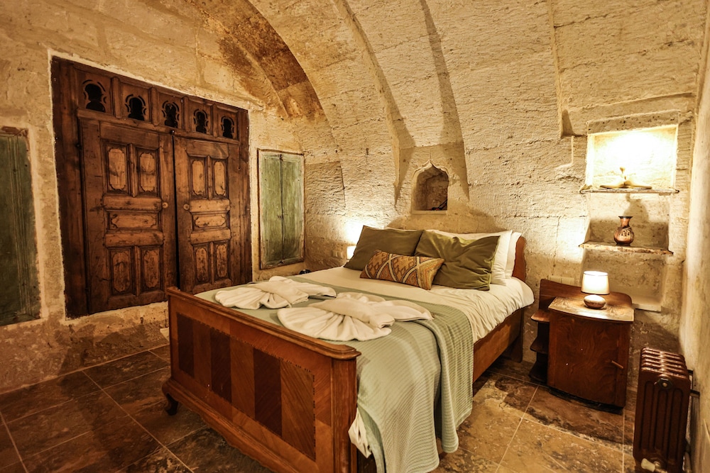 Eagle Cave Inn 18/50