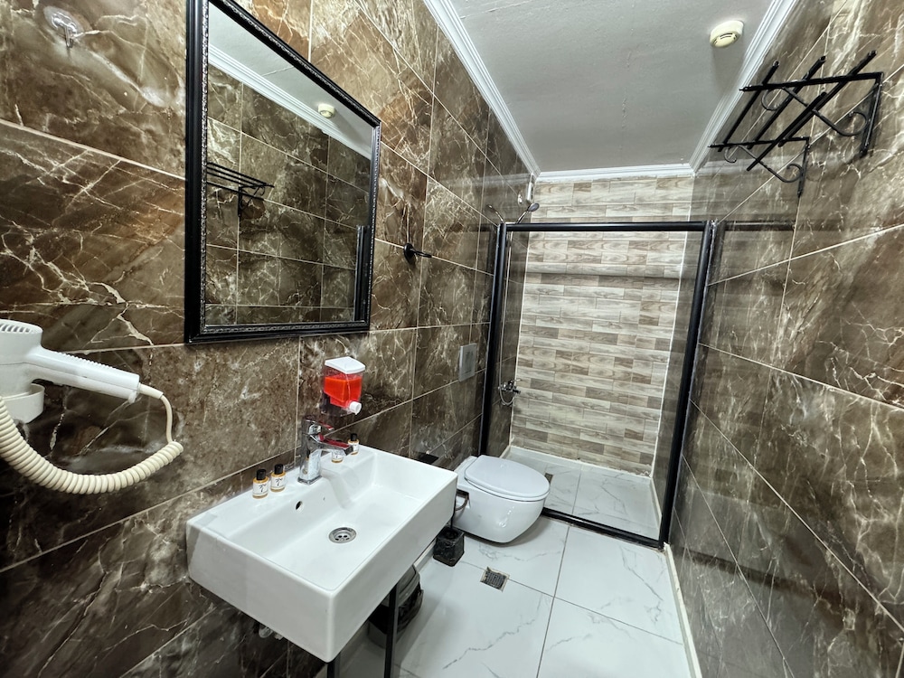Grand Lara Hotel & Apartments 28/28