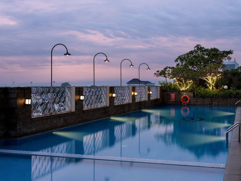 Aston Solo Hotel 48/49