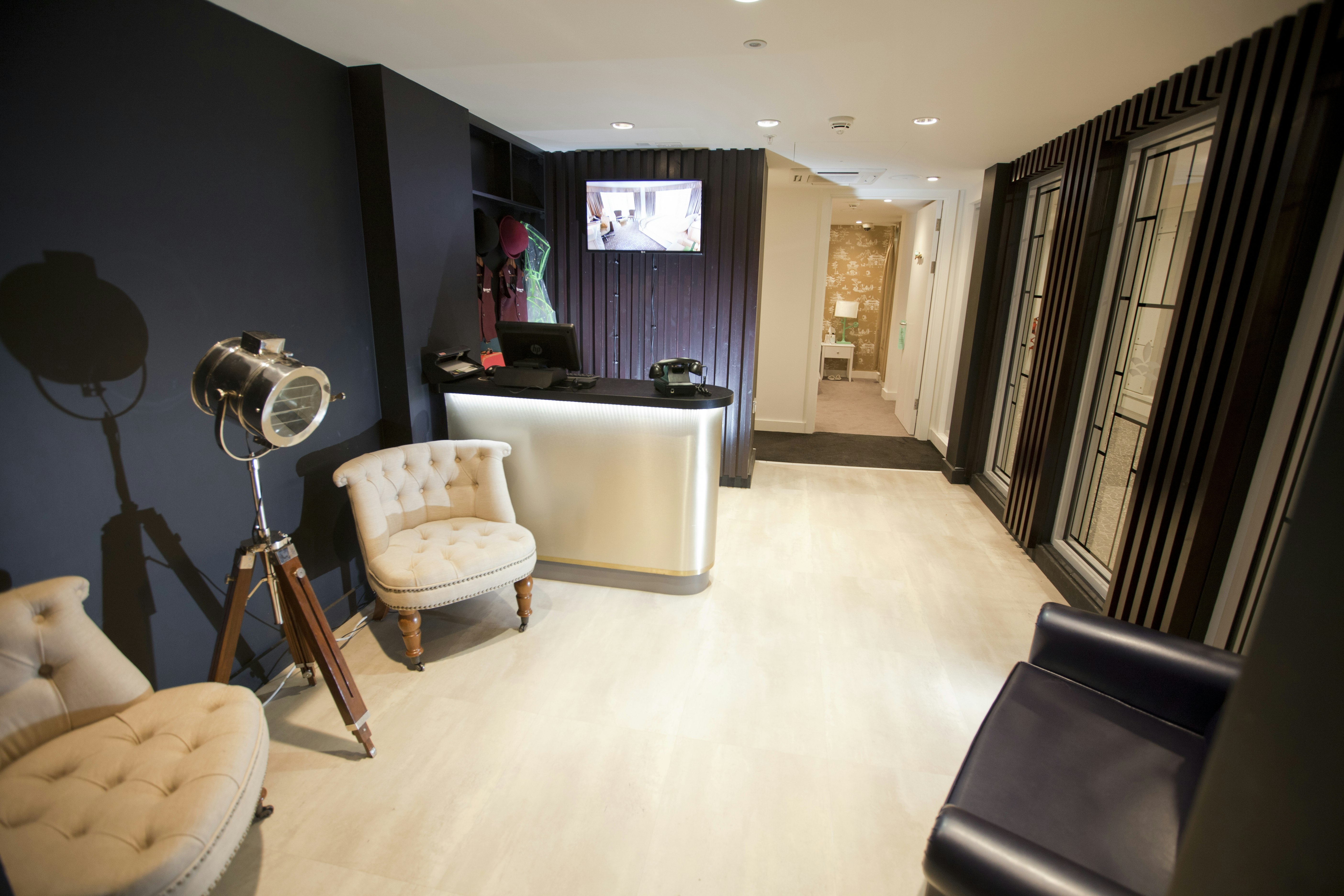Dorsett Shepherds Bush 14/100