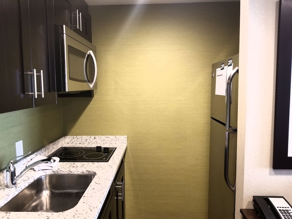 Homewood Suites by Hilton Calgary-Airport, Alberta, Canada 20/45