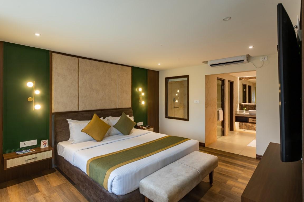 Executive, Suite