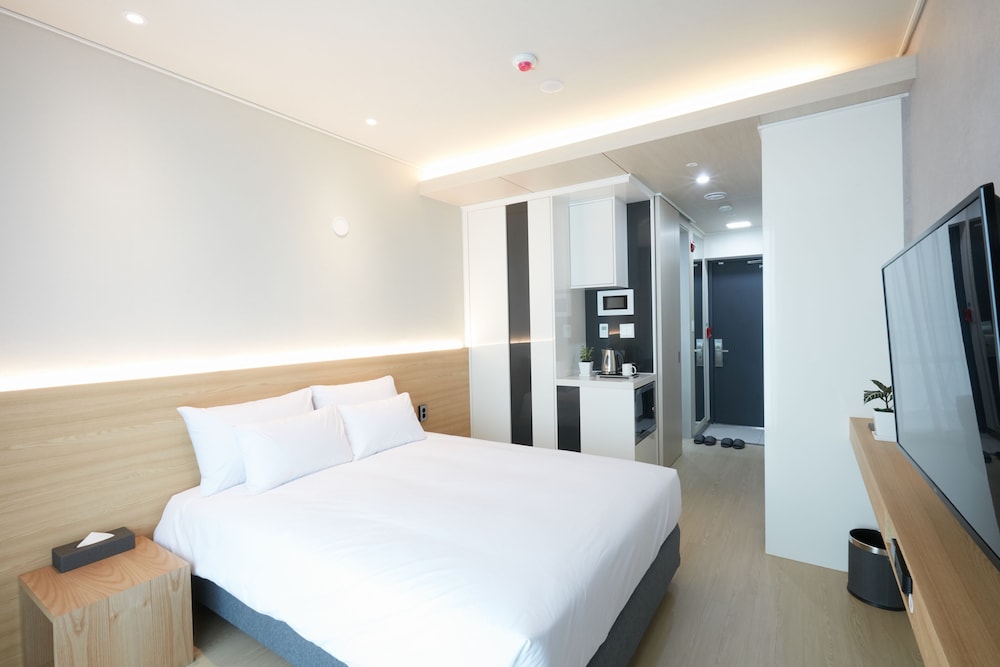 Ocean Soleview Hotel 24/57