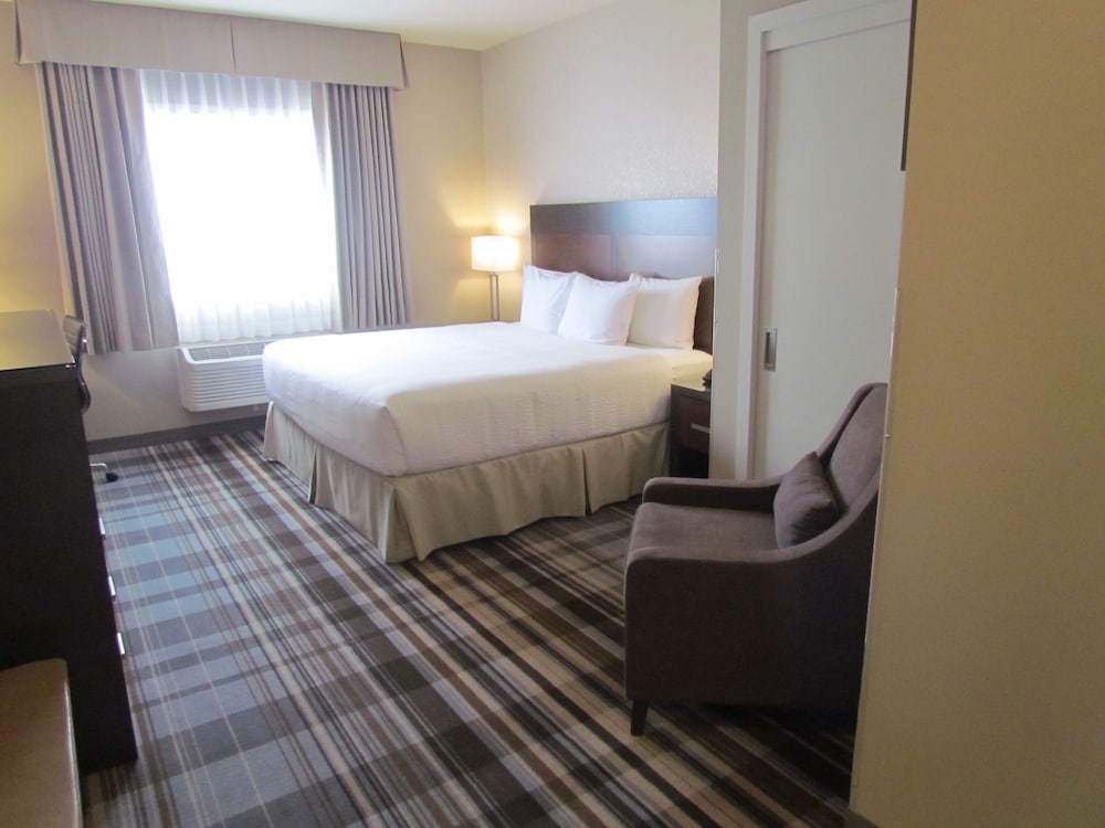 Fairfield Inn & Suites by Marriott Airdrie 11/54