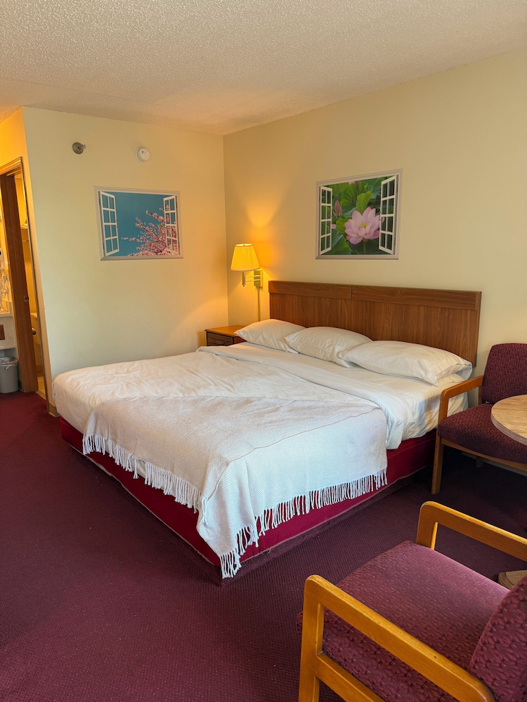 Ozark Valley Inn 18/50
