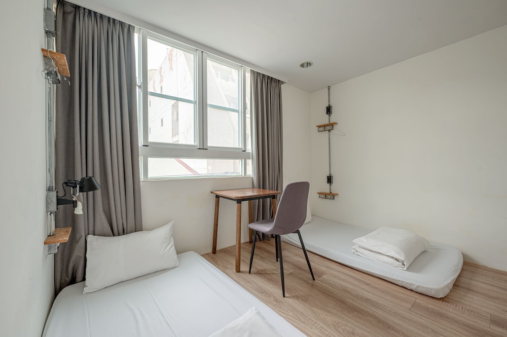 BASIC, TWIN BEDS