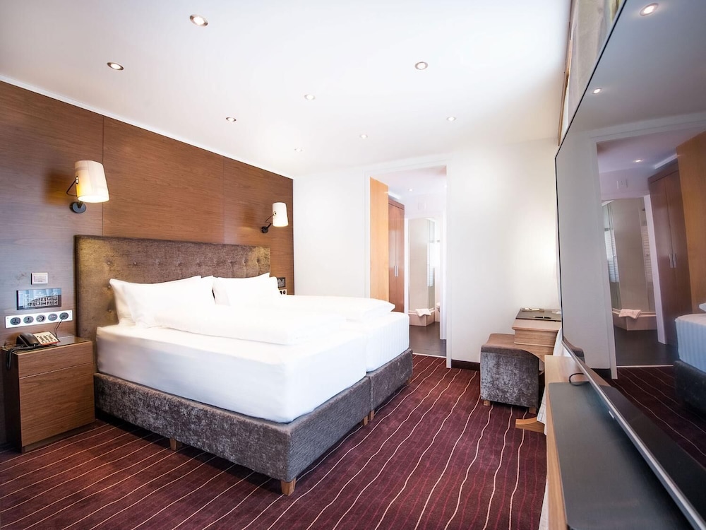 Arthaus Hotel 7/33