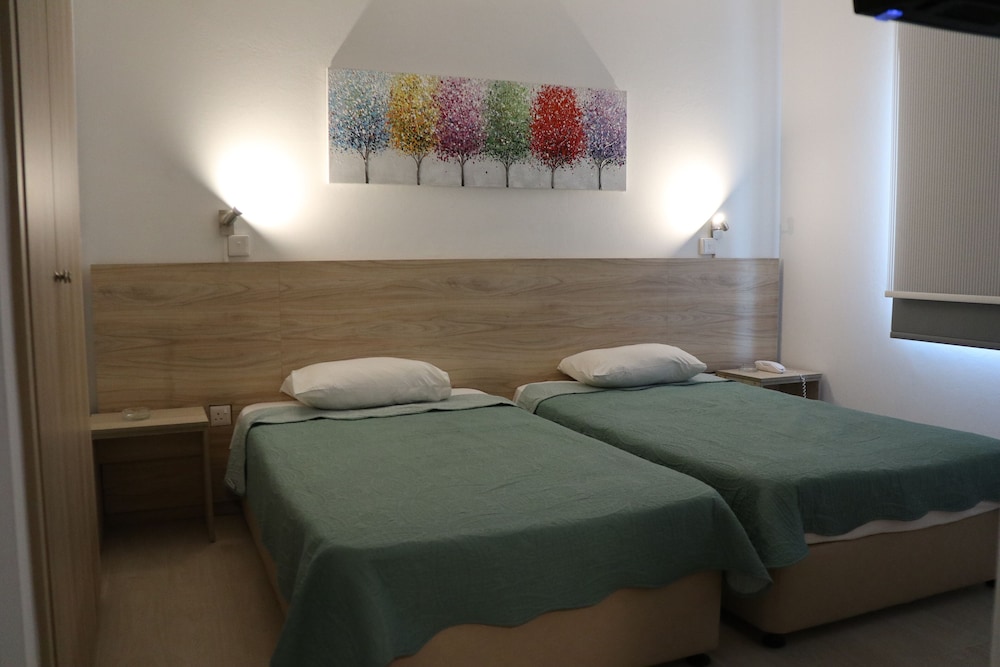 Layiotis Hotel Apartments 8/23