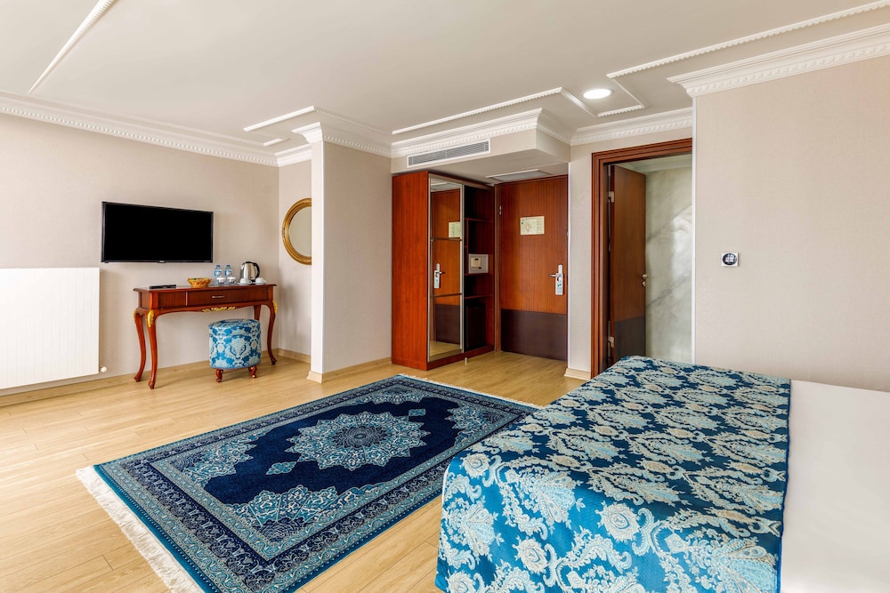Rast Hotel 14/72
