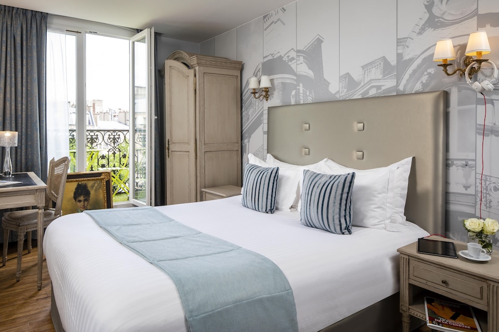 Hotel Plaza Elysees 10/50