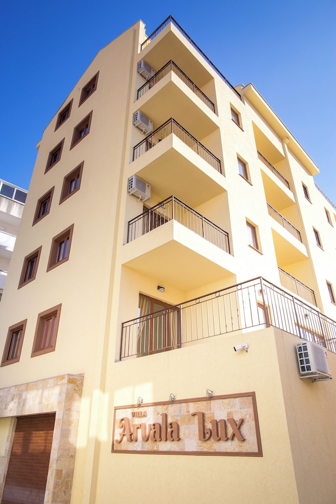 Apartments Arvala 4/46