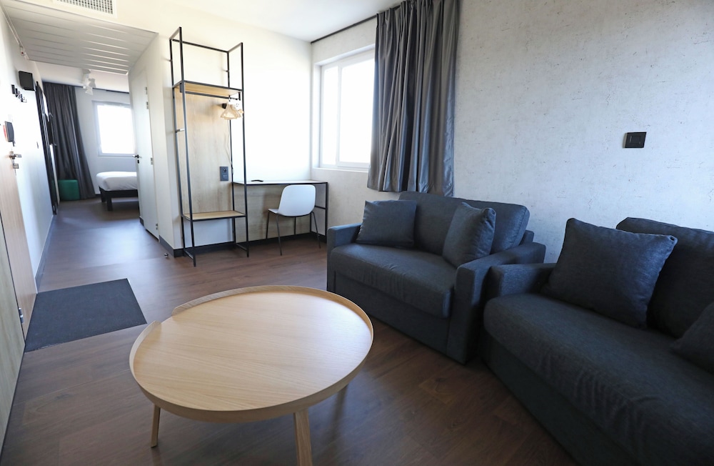 Ibis Bourgoin Jallieu Medipole 25/48