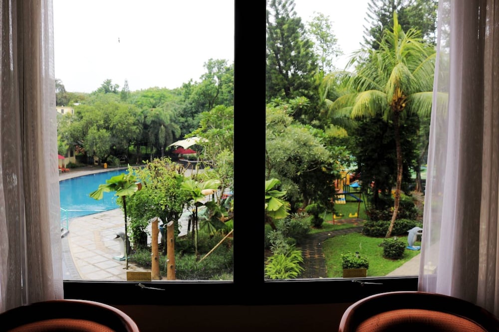 Prime Plaza Hotel Purwakarta 53/56