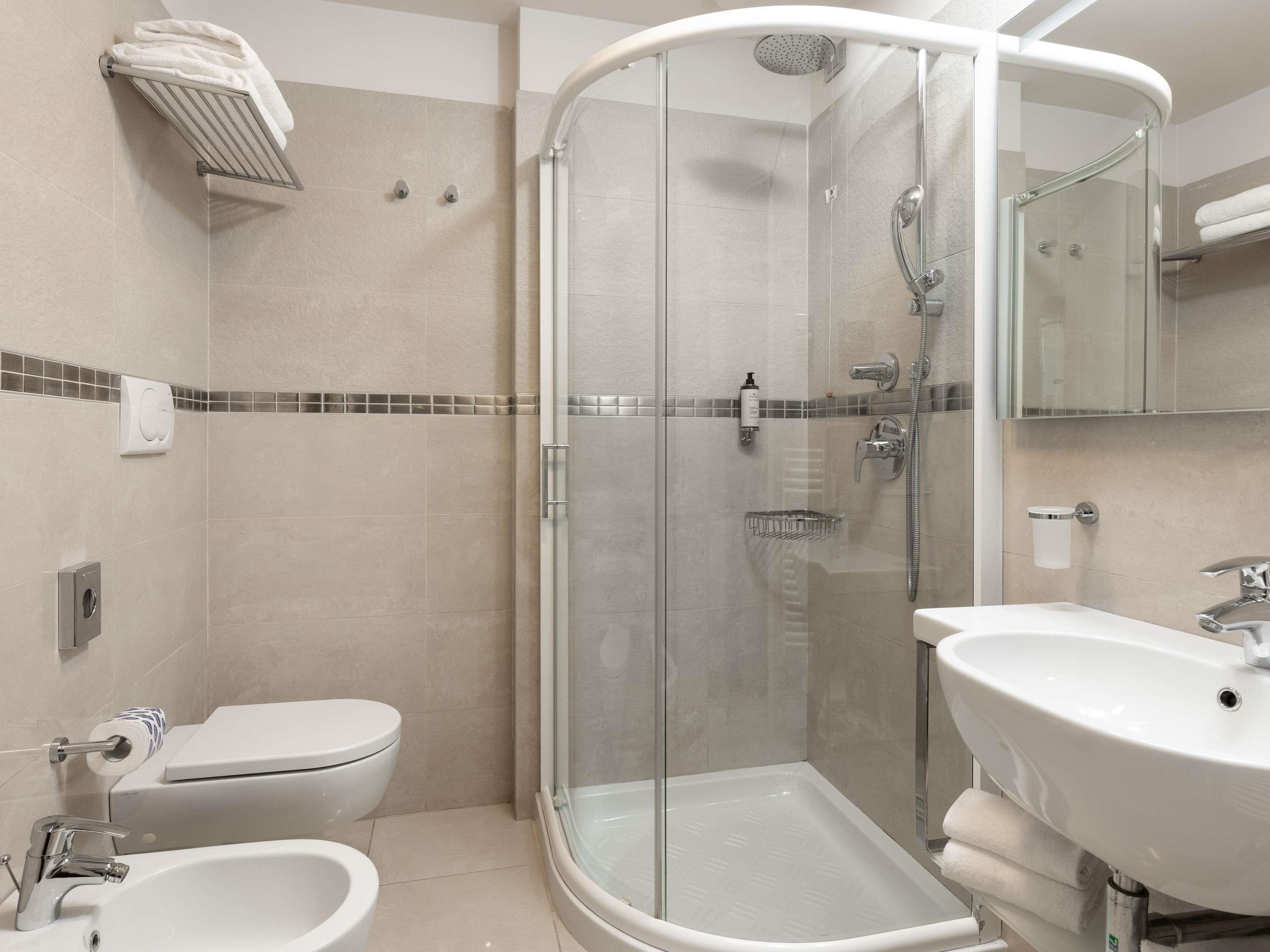 Superior, Double Bed, Side Sea View, Terrace 4/5