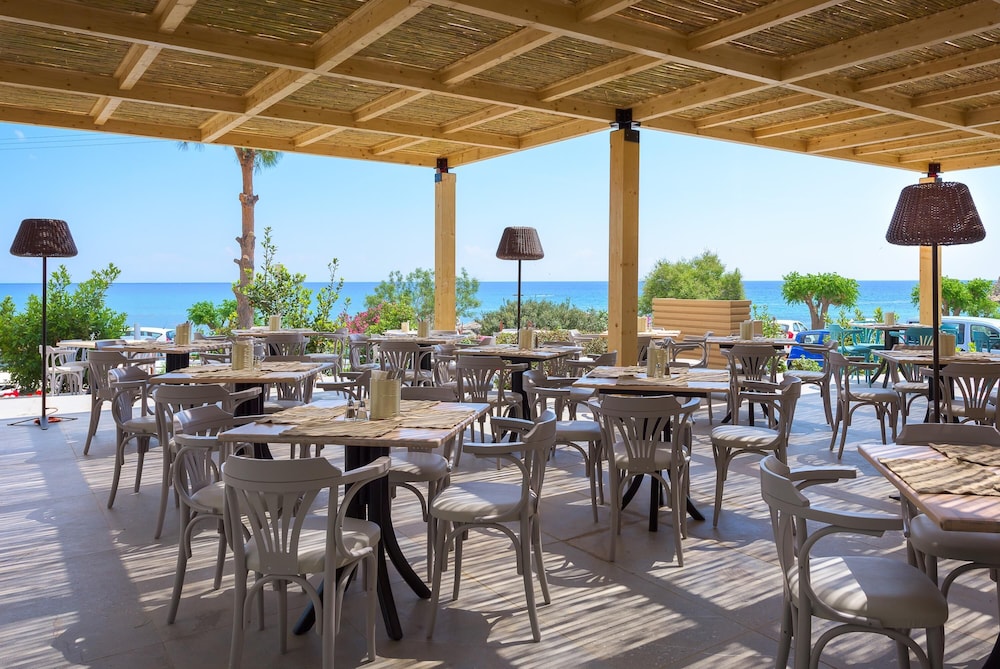 Porto Angeli Beach Resort 64/76