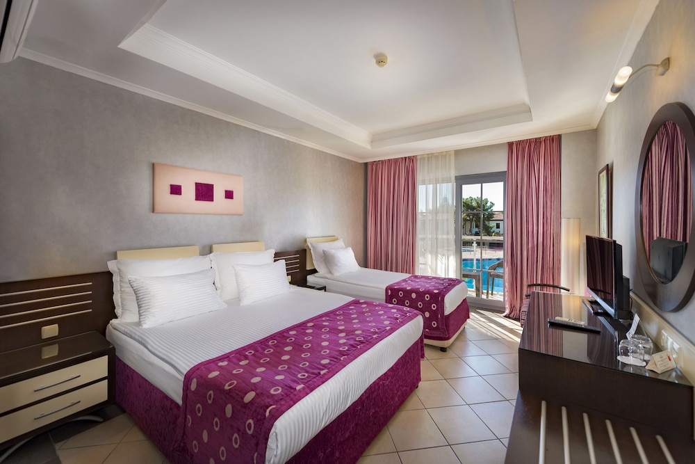 Club Hotel Nena 13/39