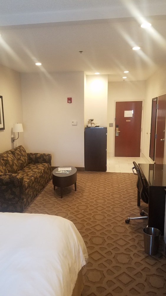 Radisson Hotel and Conference Center Rockford 12/57