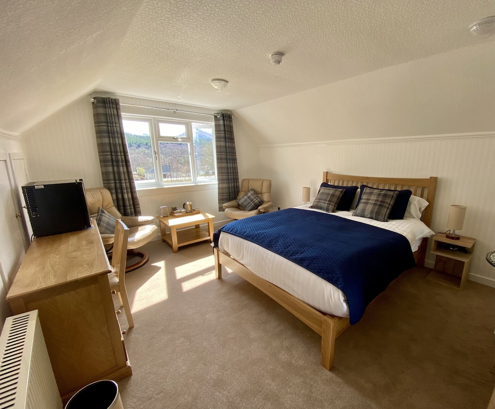 Coire Glas Guest House 2/28