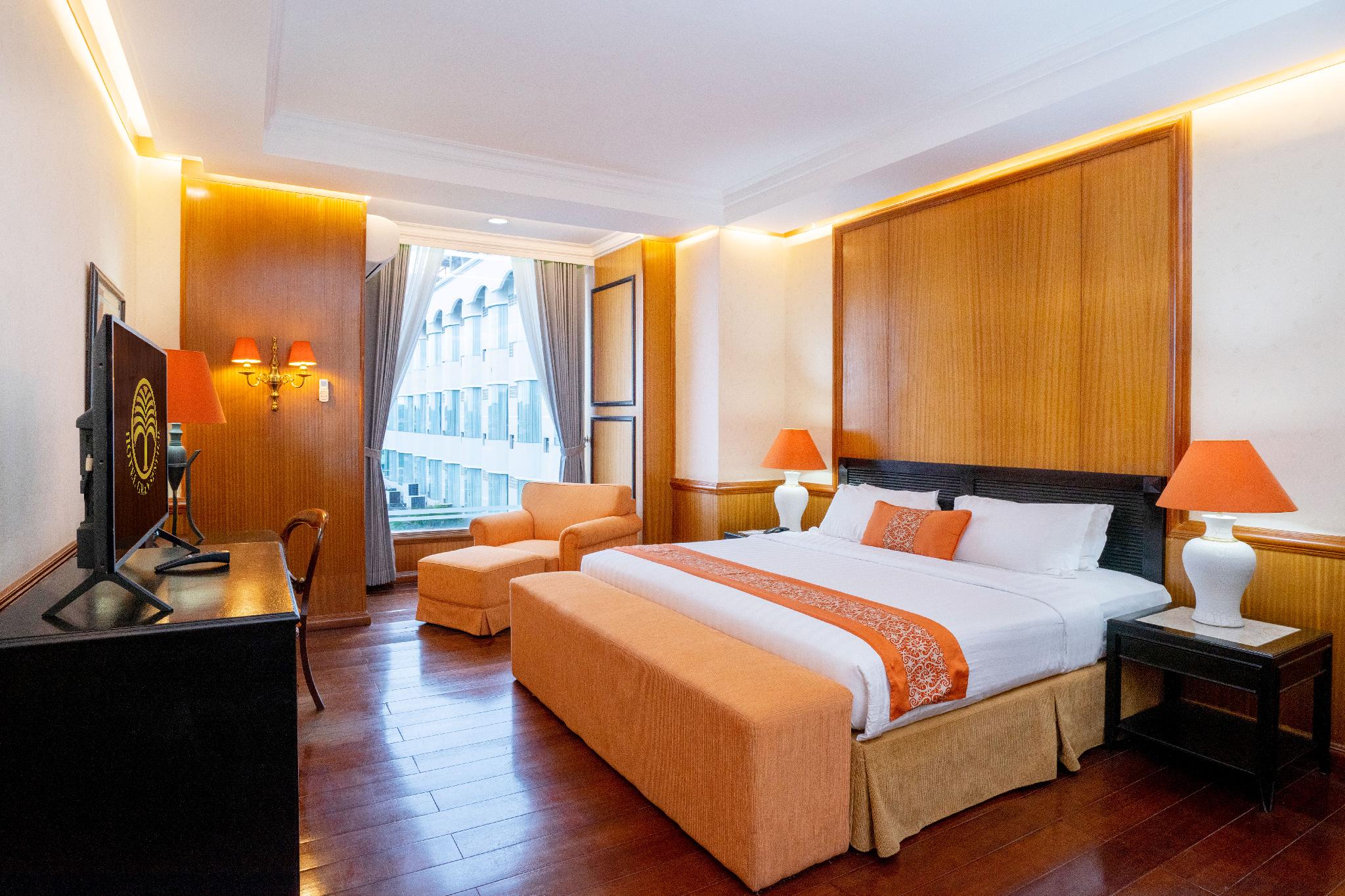 Executive, Suite