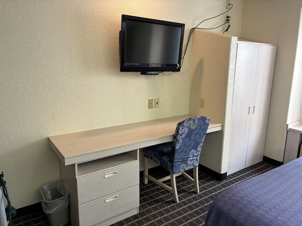 Travelodge by Wyndham Chadron 21/28