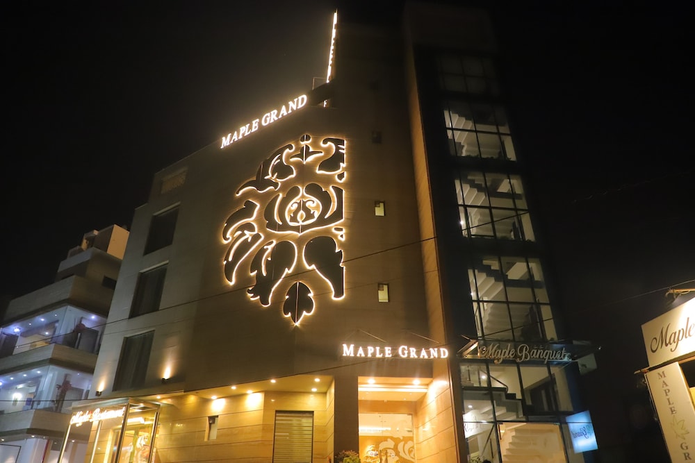 Hotel Maple Grand 1/28