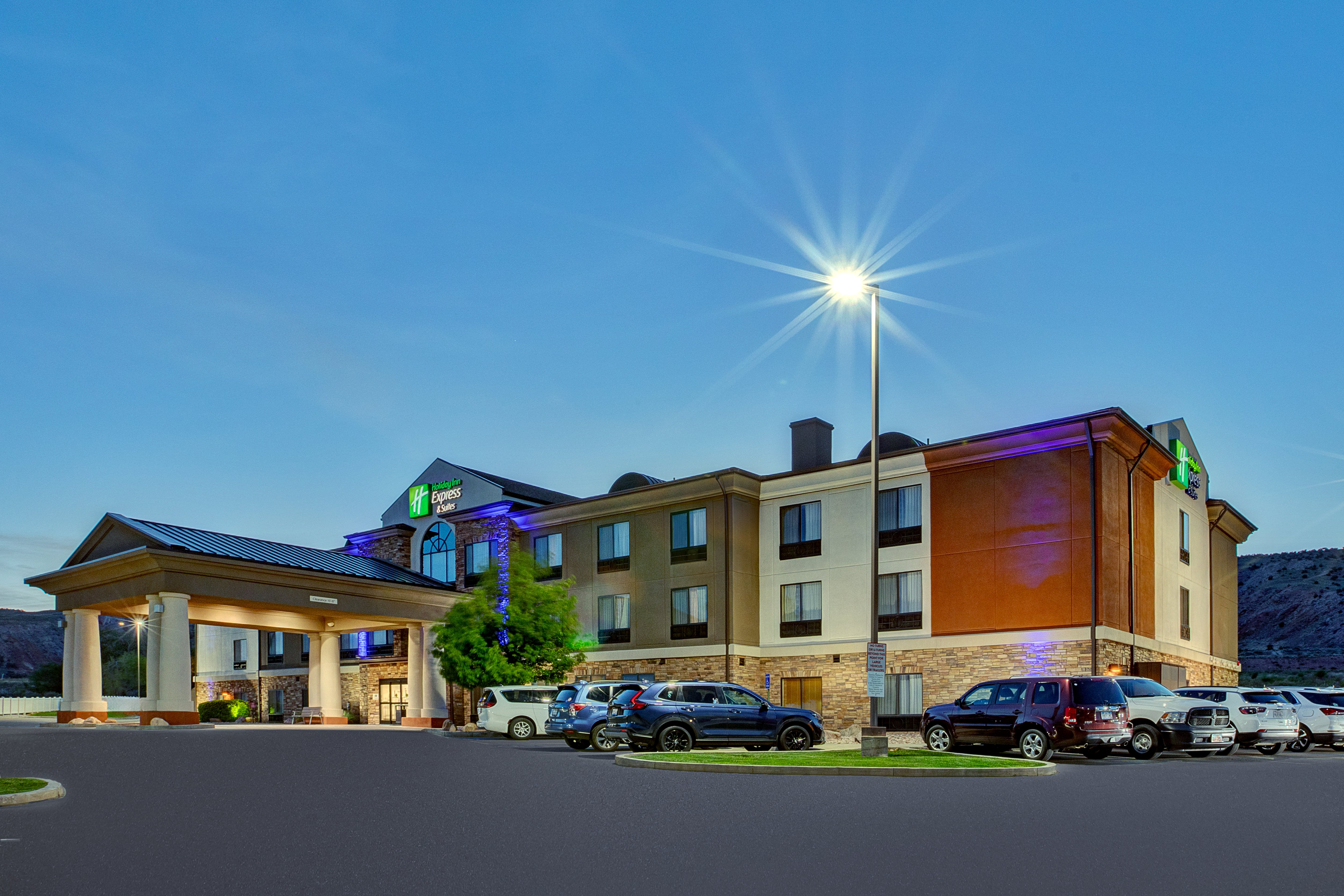 Holiday Inn Express Hotel Suites Richfield 6/62